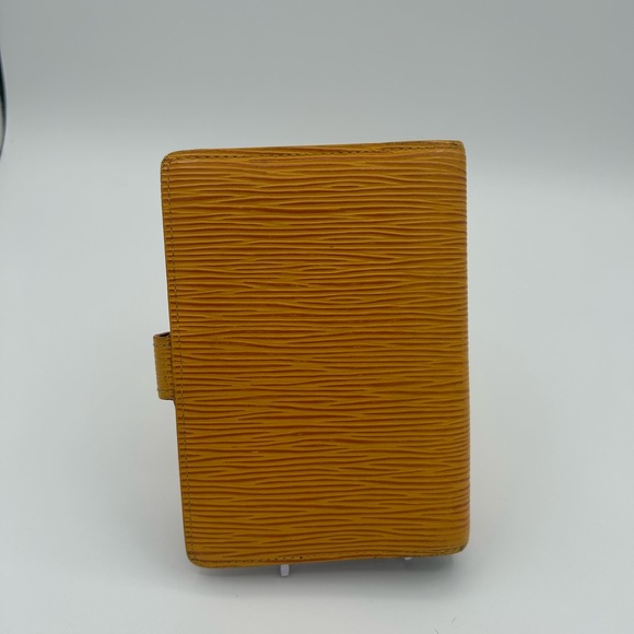 Louis Vuitton Yellow Epi Leather Agena - Picture 2 of 10